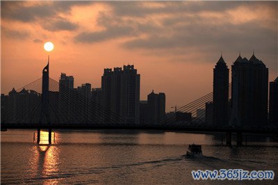 深圳高端模特价格表:了解深圳高端模特收费标准的重要性 深圳高端模特价格表:了解深圳高端模特收费标准的重要性